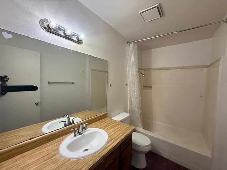 624 N Encina St — Photo 10