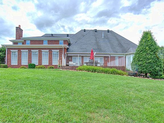 3rd image of 23638 Meade Dr