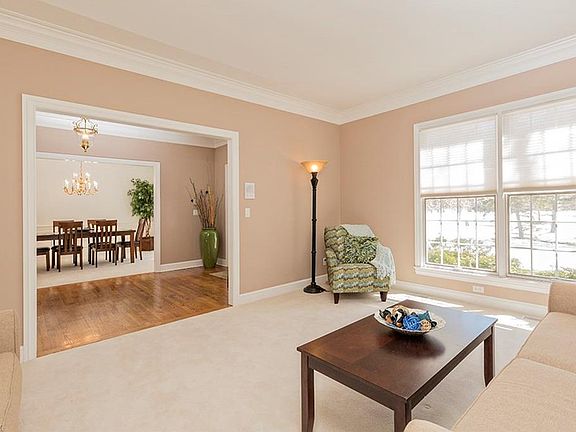 4th image of 522 Woodland Ct