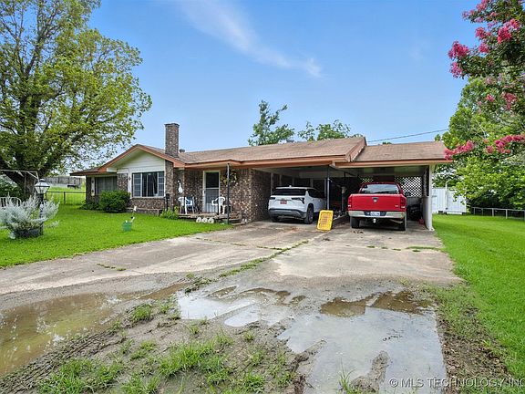 4th image of 201 Main St