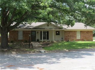 3850 Cartist Dr, Fort Worth, TX 76116
