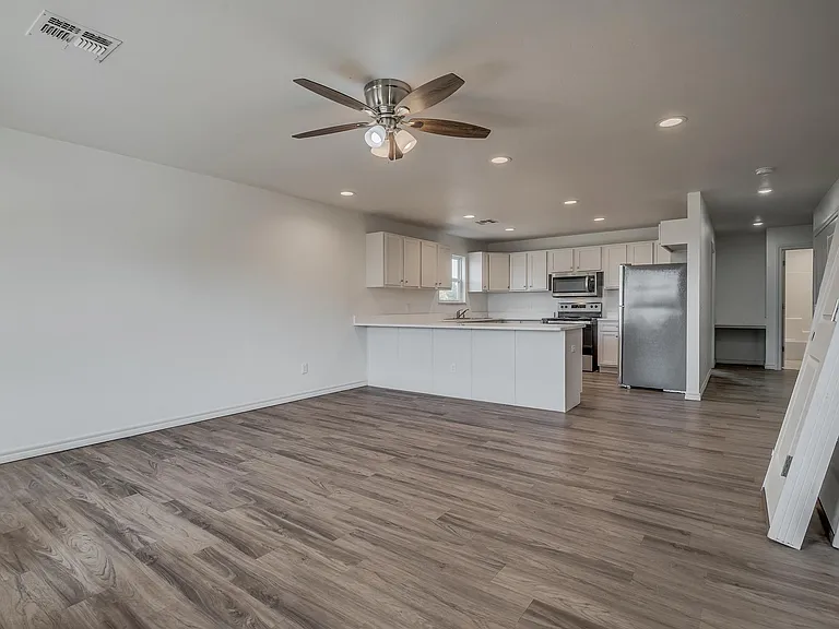 816 W Nevada Ave — Photo 9