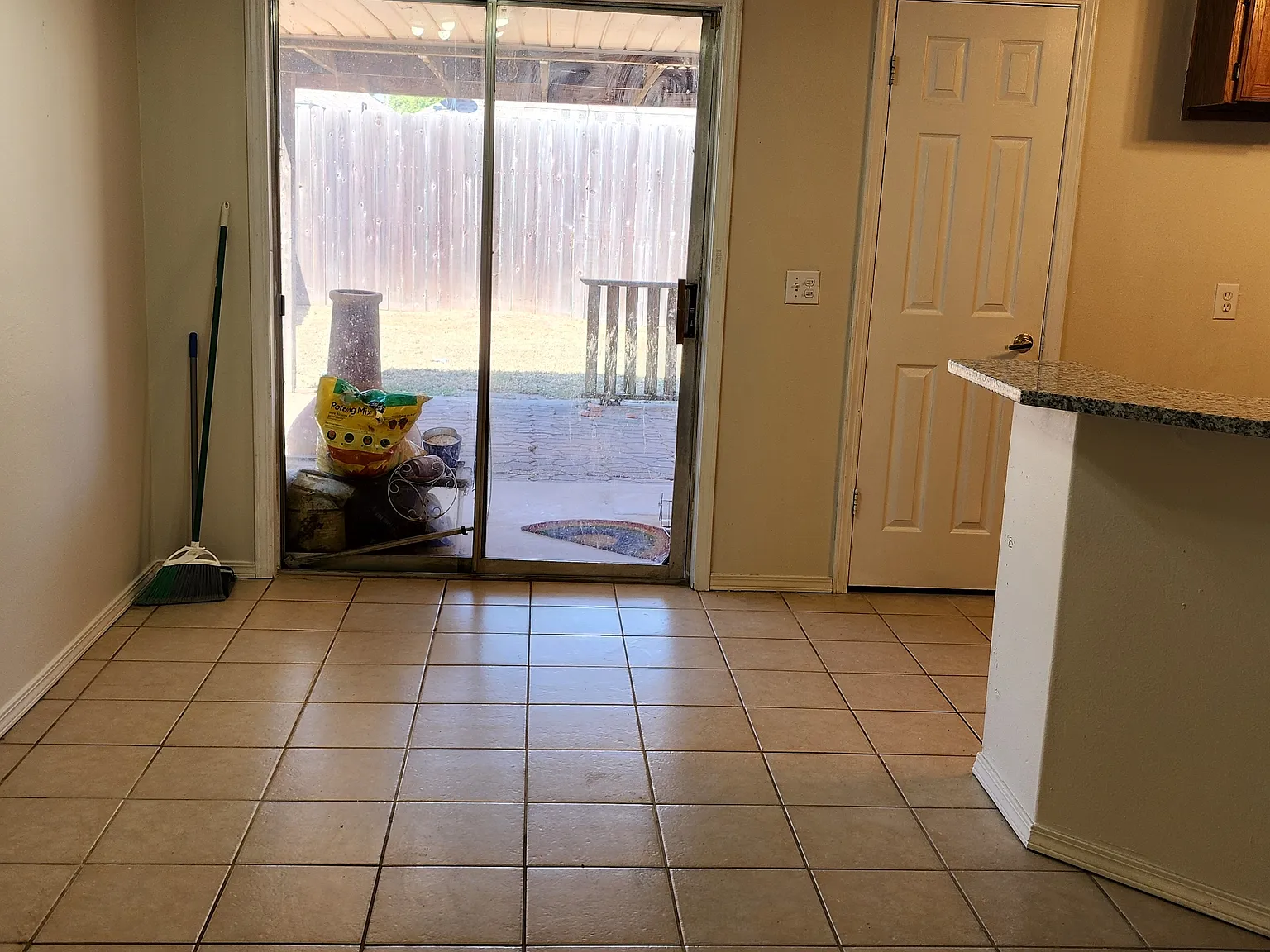 3 bed, 1168 sqft, $1,400 — Photo 4