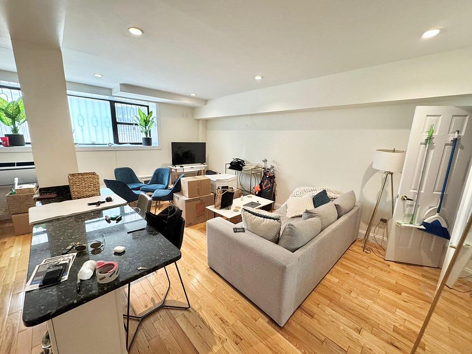 1st image of 135 E 17th St APT 1a