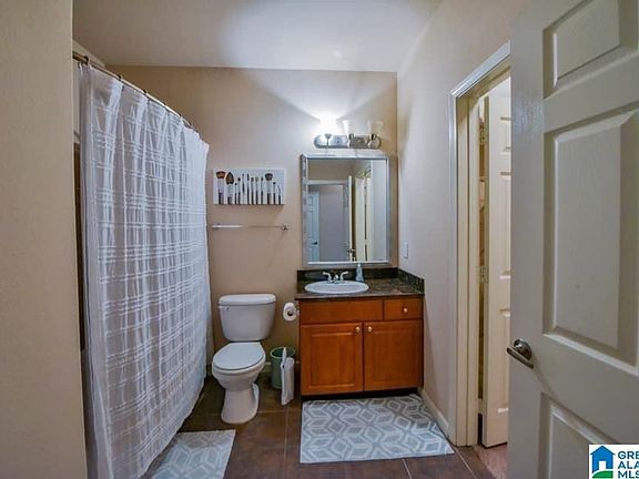 2nd image of 600 13th St