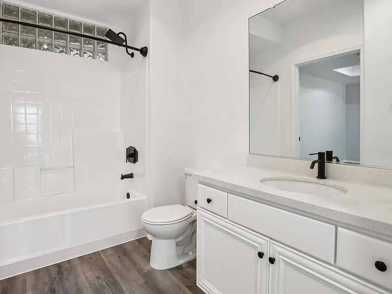 2245 Beverly Glen — Photo 24
