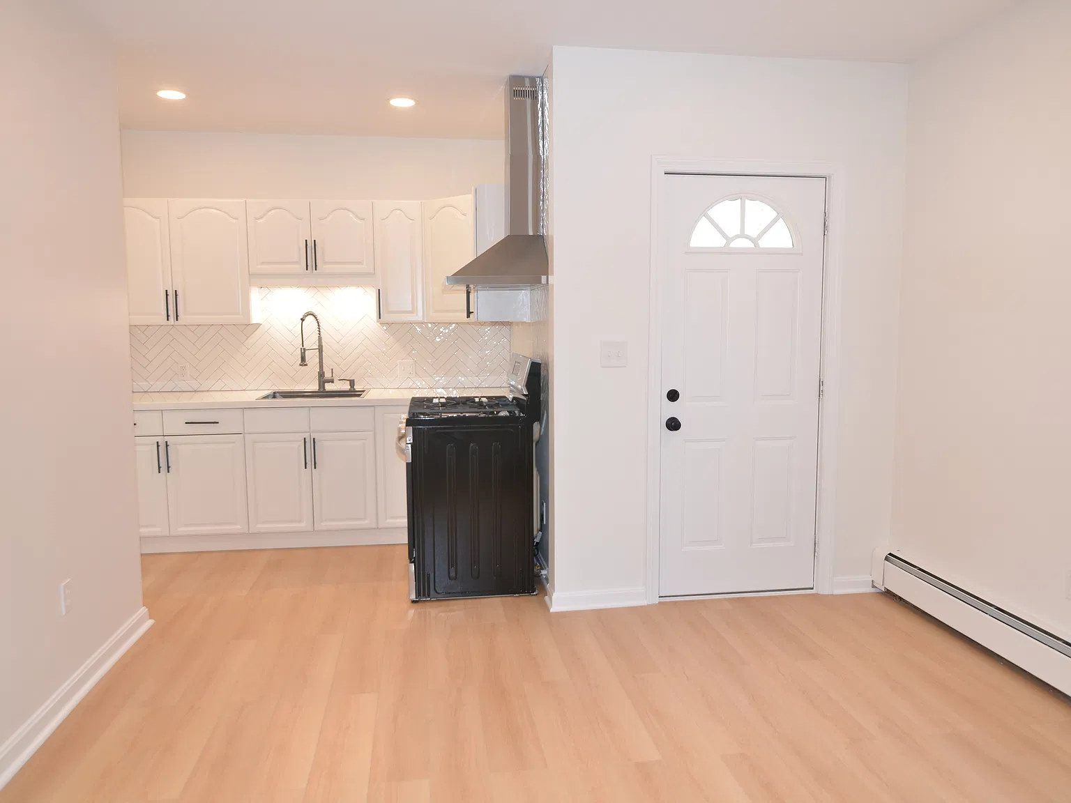 1 bed, 1000 sqft, $2,200 — Photo 4