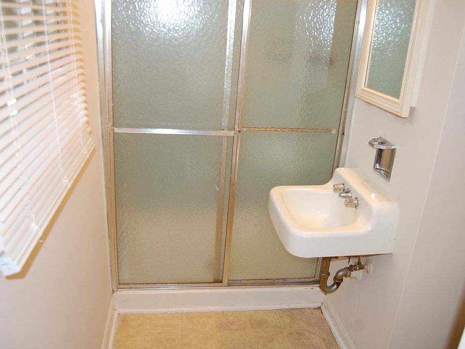 1st image of 3307 Shallowford Dr