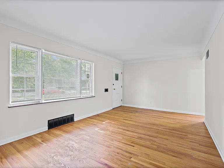 10325 Lookaway Dr — Photo 36