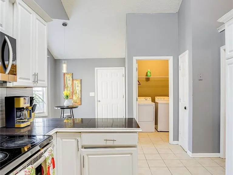 1080 Rafington Dr — Photo 7