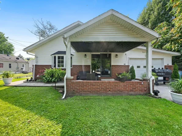 808 Bataan Ln, Pt Clinton, OH 43452