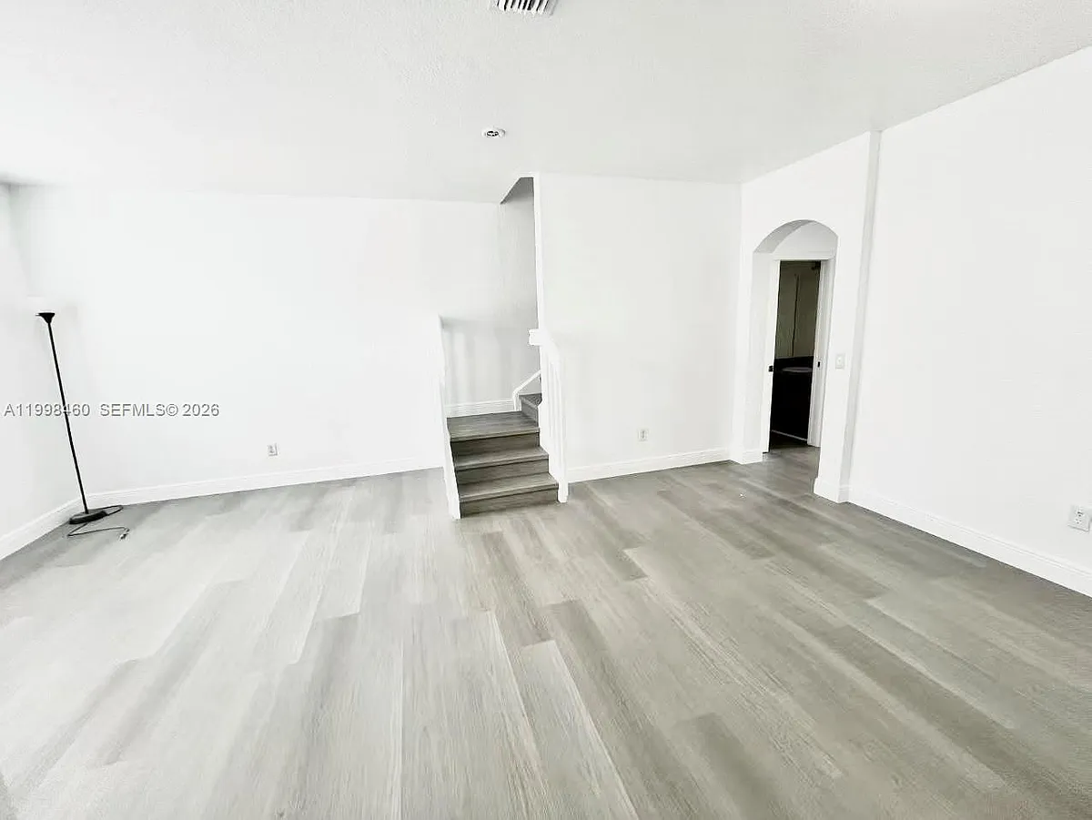 Building Photo - 3991 SW 155th Ave #305