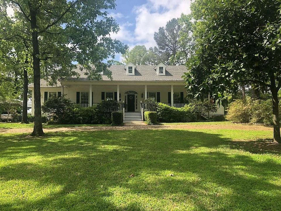 1st image of 200 Lakeside Dr