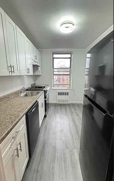 390 Rugby Rd #5D