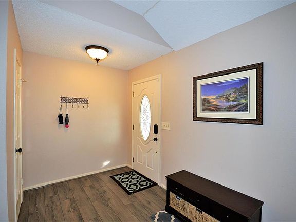 3rd image of 3910 Lee Ln