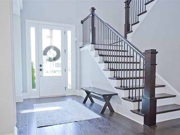 3rd image of 521 Beecham Dr SE