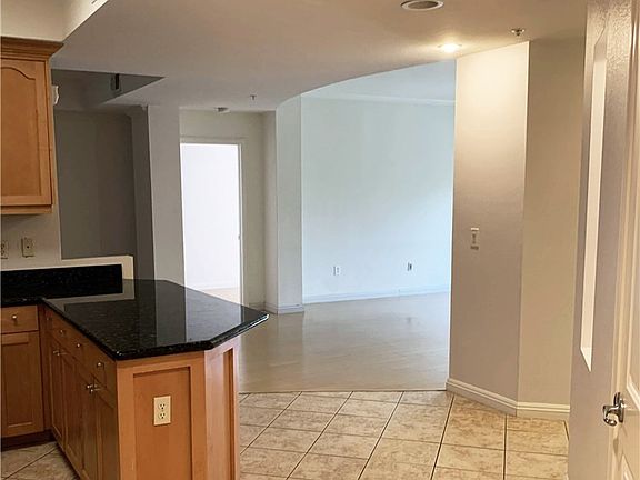 3rd image of 12407 Moorpark St APT 103