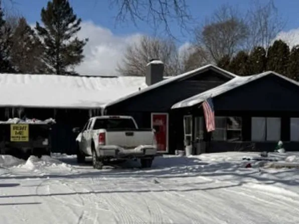 109 Hartz Dr, Holly, MI 48442