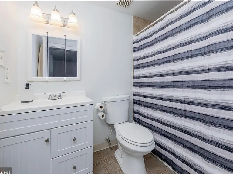 72 Stoneshire Dr — Photo 7
