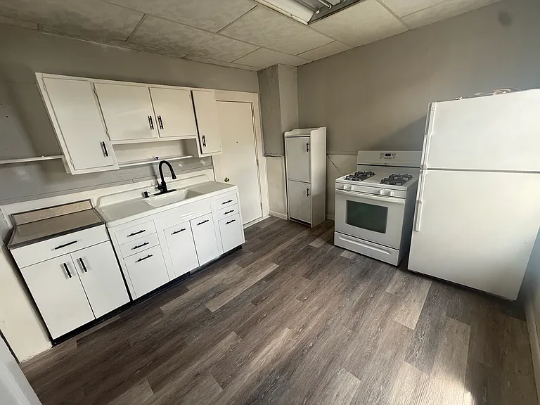 1501 Division St #R — Photo 7