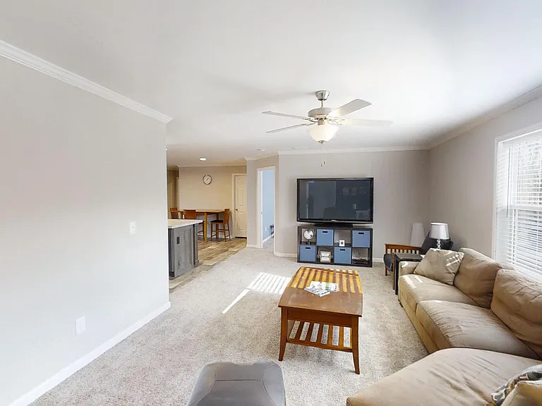 690 Hemlock Loop — Photo 14