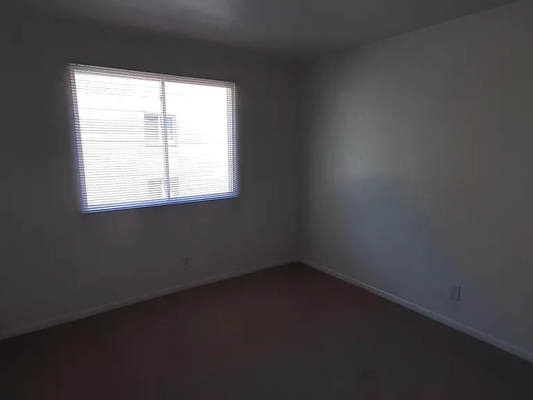 143 Lynwood Mnr #8 — Photo 8