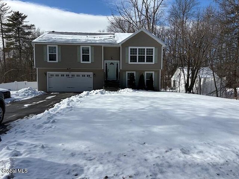 4th image of 647 Pearse Road