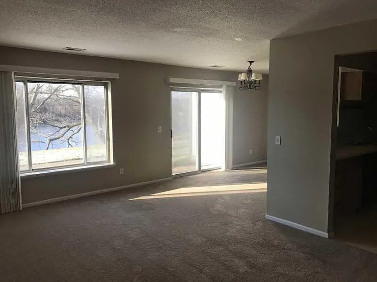 721 Keenway Cir #B — Photo 5