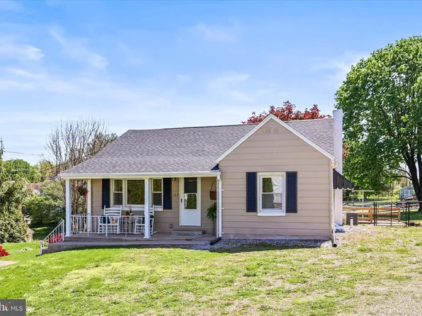 124 S Main St, Seven Valleys, PA 17360