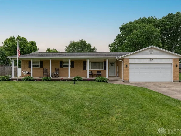 8588 Twincreek Dr, Franklin, OH 45005