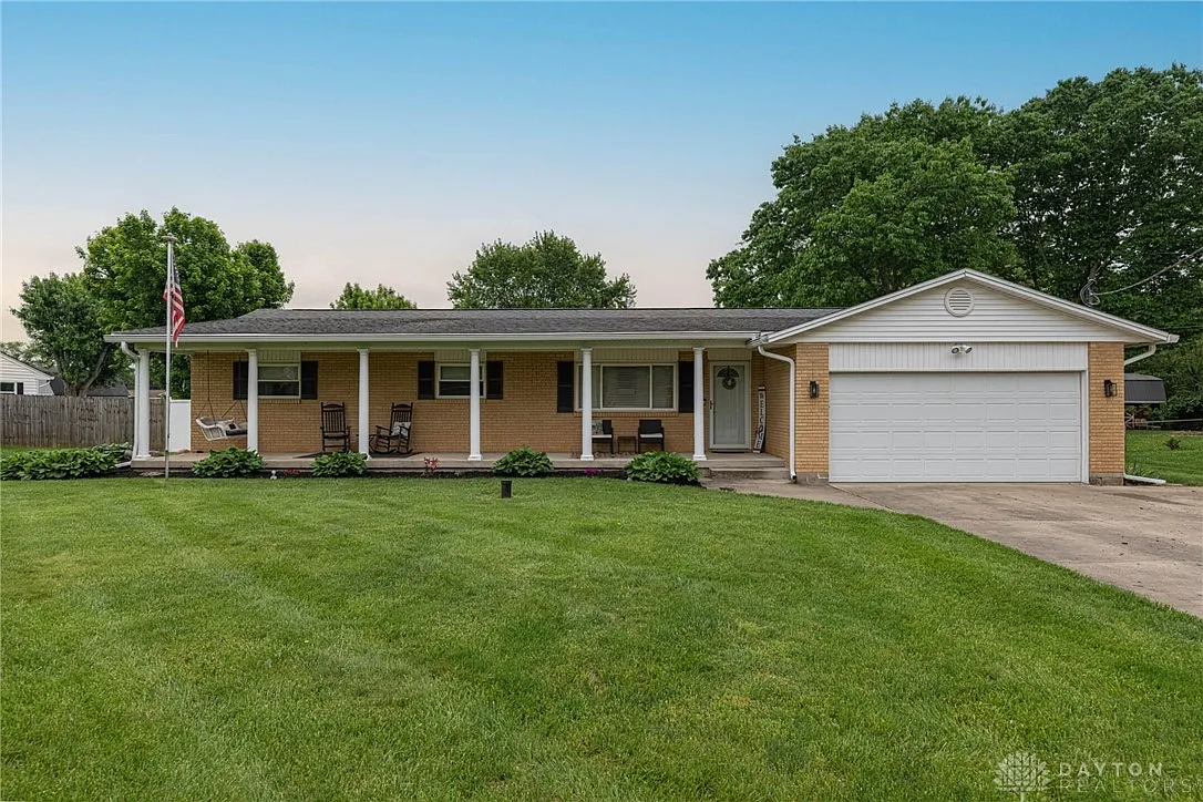8588 Twincreek Dr photo 1
