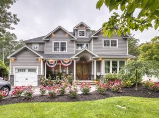 20 Sunny Rd, Saint James, NY 11780