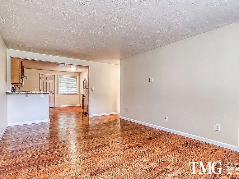 Jackson Court Apartments — Photo 39