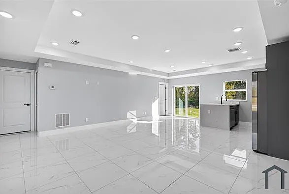 3 bed, $1,850 — Photo 3