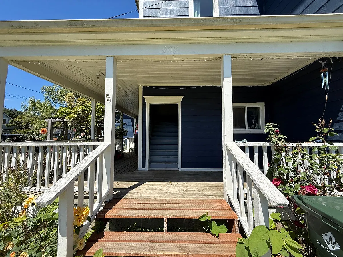 Unit Photo - 407 Ash St #3