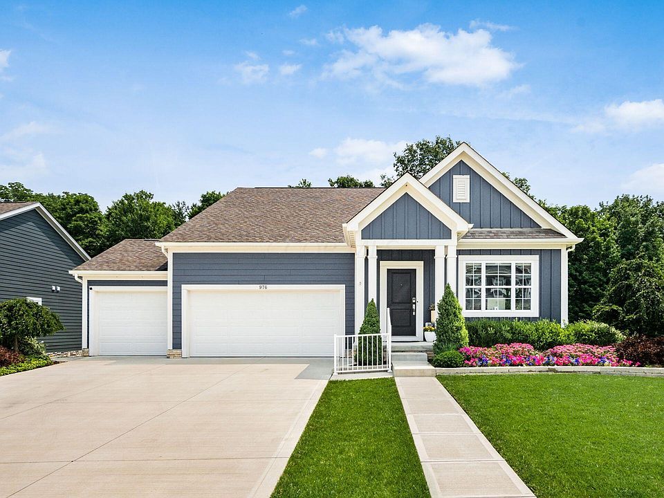 1st image of 976 Lori Ln