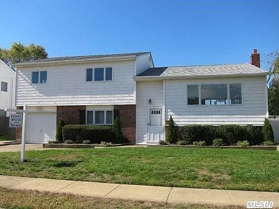 1st image of 26 Massapequa Ave