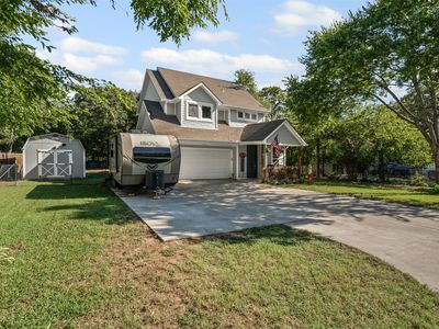 905 Poe St, Azle, TX, 76020