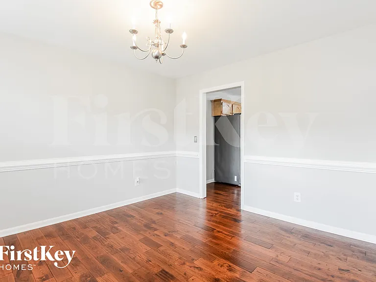 6698 Knob Hill Ct — Photo 4