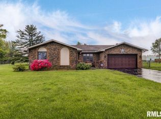 9188 Mechanicsburg Rd, Dawson, IL 62520