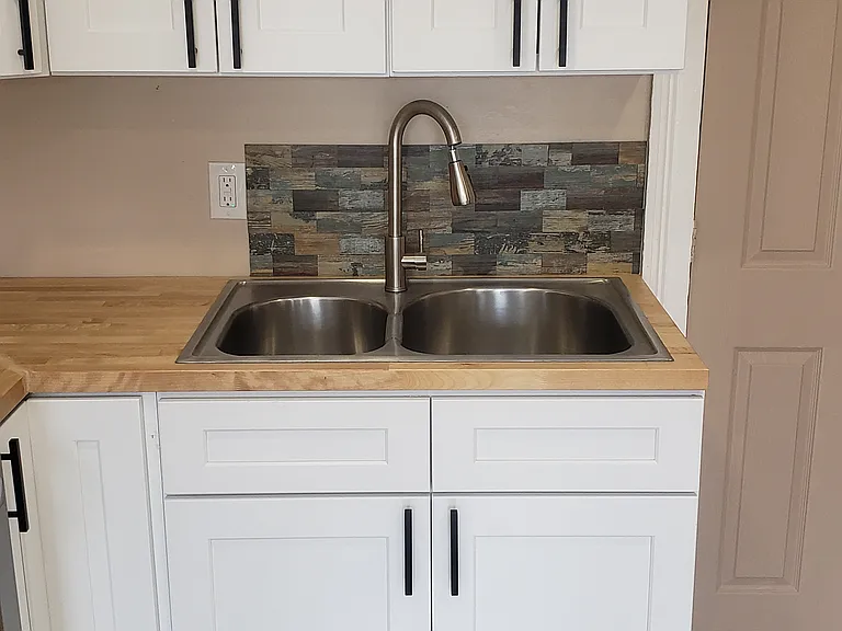 17-19 Mahl Ave #3 — Photo 15