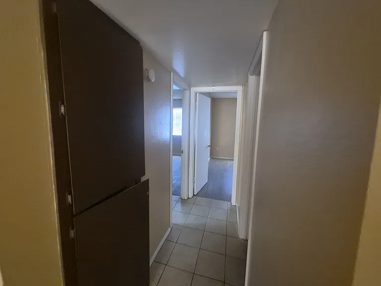645 W Rio Salado Pkwy #D — Photo 3