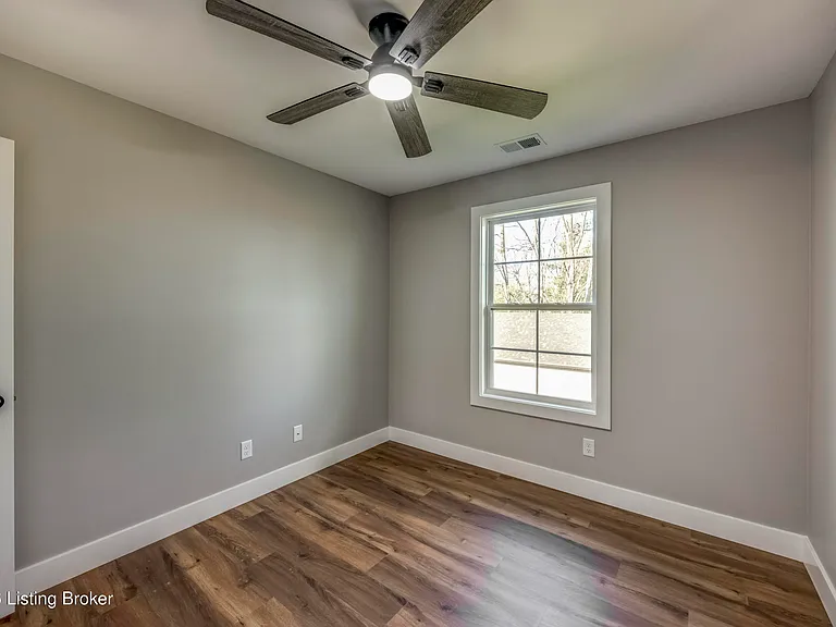 114 N Elm Grove Ave — Photo 26