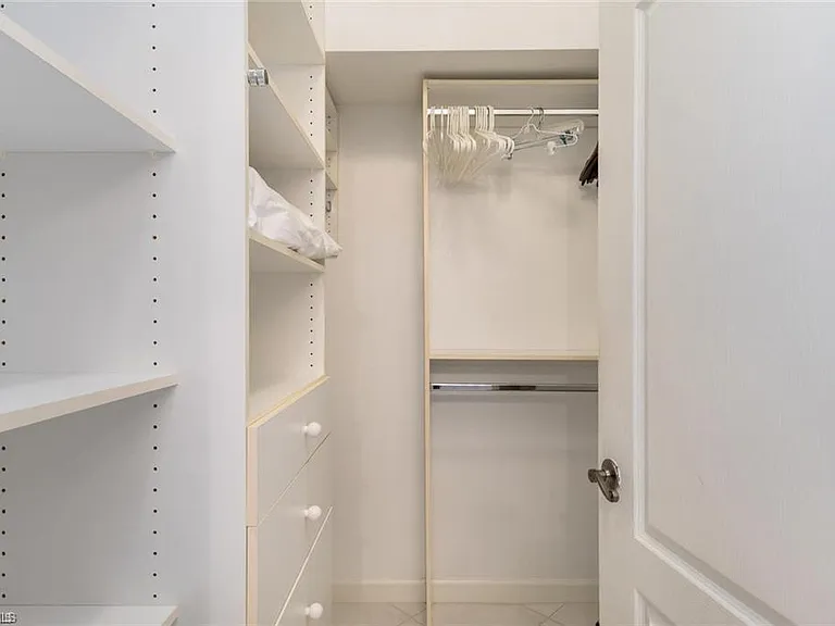 2383 Ravenna Blvd #Penthouse 202 — Photo 28
