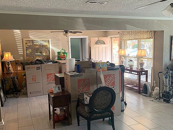 4th image of 3211 Myra Ln