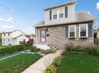 322 Clinton Ave, Manville, NJ 08835
