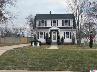 1114 N 11th St, Beatrice, NE 68310