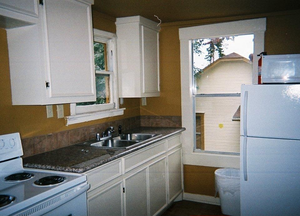 Garage Apt Kitchen After Renovation