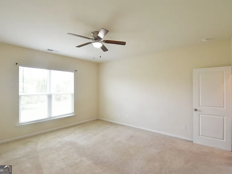 421 Southbridge Pass — Photo 33