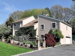 6 Saddletree Ln, Harrison, NY 10528